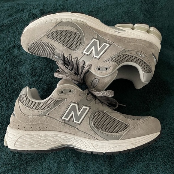 Size 11 new balance 2002r - Picture 2 of 7